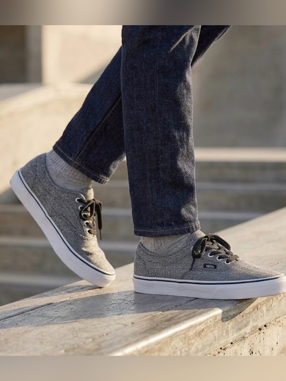 VANS — Unisex —The Authentic  — Grey Textile / Black Lace-Up Low-Top Sneakers